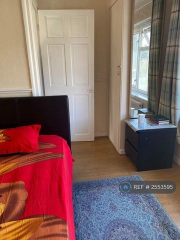 2 bedroom end of terrace house to rent - Photo 5