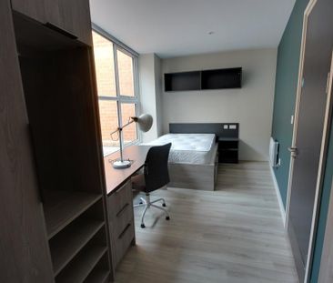 6 bedroom house to rent - Photo 3