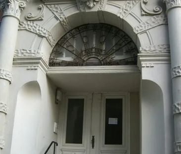 Geräumige 2 Zimmer-Wohnung mit Stellplatz zu mieten! - Foto 1