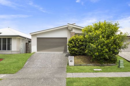 Dream Family Home Awaits at 45 O'Reilly Drive, Coomera – Modern Comfort & Prime Location! - Photo 5