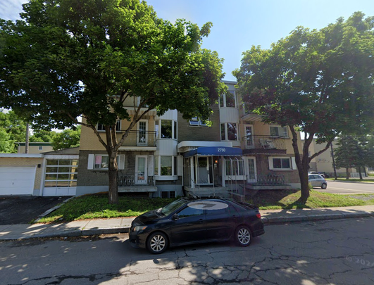 Beau grand 3 1/2, rue Concorde Décembre - Photo 1