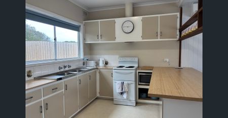 PRACTICAL LIVING. - Photo 2