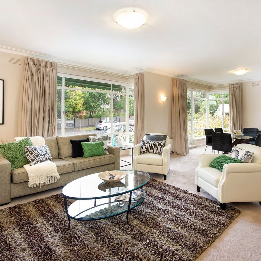 1/2B Fernhurst Grove, Kew VIC 3101 - Photo 1