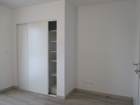 Location Appartement 2 pièces 44m² ORLEANS 45000 - Photo 5
