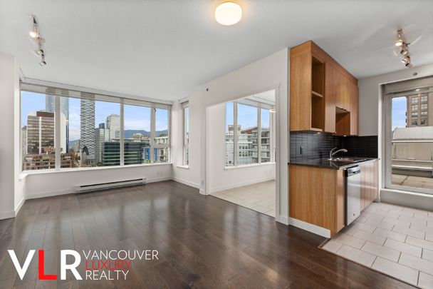 Penthouse in Downtown Vancouver, BC - Photo 1