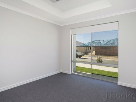 Modern Brand New Spacious Family Home - Photo 4