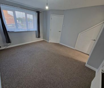 3 bedroom end of terrace house to rent - Photo 4
