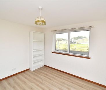 2 bedroom bungalow to rent - Photo 2