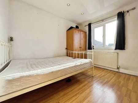 Harry Barber Close, NR5 9DY - Photo 2