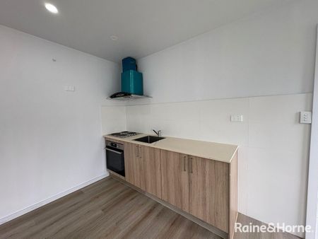 Furnished Stunning Studio | Water Usage Included - Photo 5