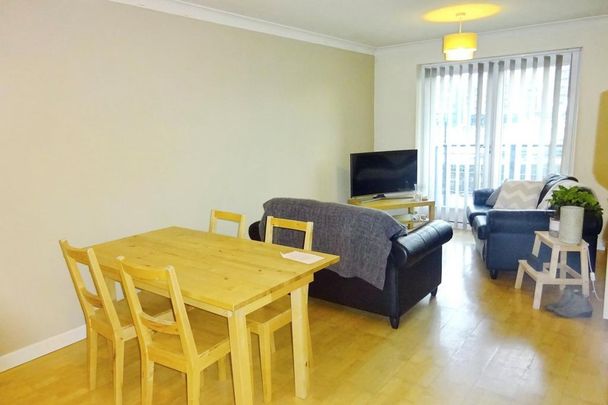 2 bedroom flat to rent - Photo 1