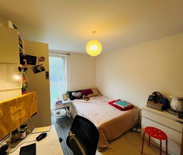 Flat 6, Commonwealth Drive, Crawley - Photo 2