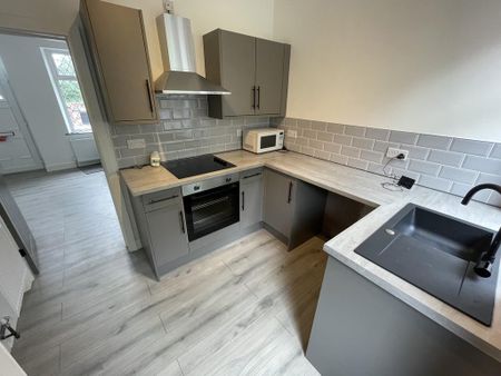 2 bedroom terraced house to rent - Photo 3