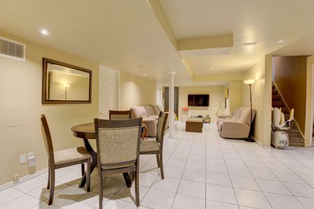 For Lease - 5921 Summerside Drive, Mississauga, Ontario - Photo 2