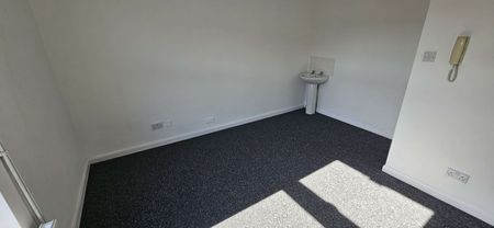 Now available 4 bedroom Apartment for rent - Photo 4