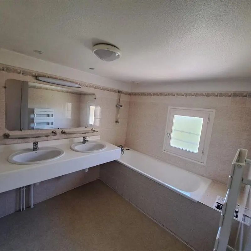 Location appartement 4 pièces - 70.25m² à Beaurepaire (38270) - Photo 1