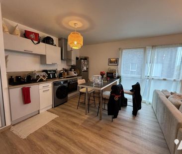 T2 dans la Résidence l'Echappée verte proche CHU avec place de parking - Photo 1