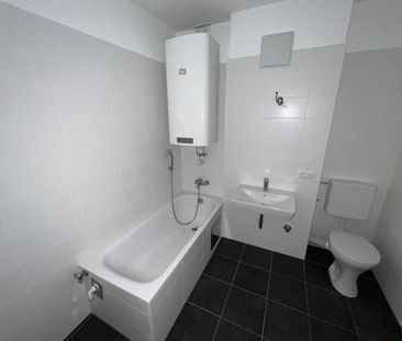 2-Raum-Wohnung mit Balkon, Tiefgarage - Resthofstrasse 48C/12 - Photo 2