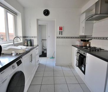 1 bedroom in a house share to rent - Photo 6