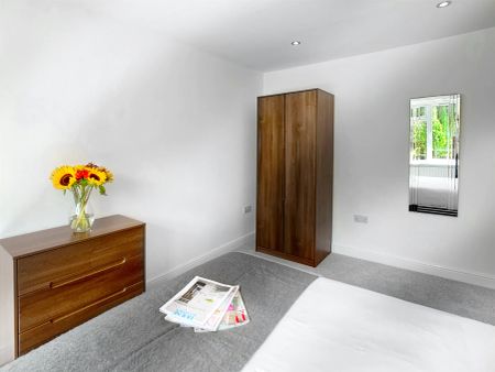 2 Bed, Apartment - Photo 3