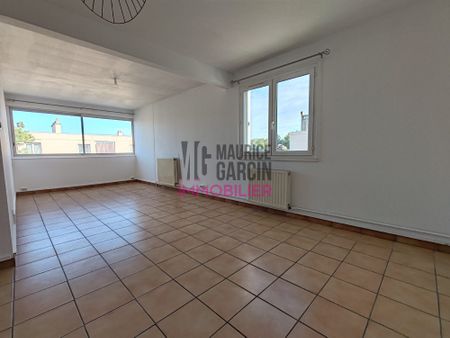 A LOUER - APPARTEMENT AVIGNON - 3 pièce(s) - 75.54 m2 - Photo 3
