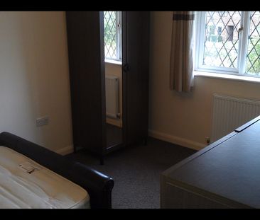 4 Bed Semi-Detached House, Templars Fields, CV4 - Photo 5