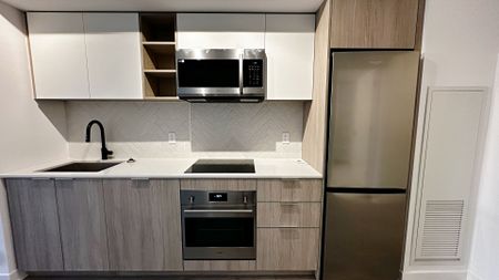 For Lease - 36 Zorra Street Unit# 501, Toronto, Ontario - Photo 4