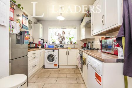 3 bedroom terraced house to rent - Photo 5