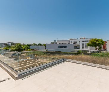 5 Bedroom House with swimming pool, Carnaxide, Oeiras - Photo 6