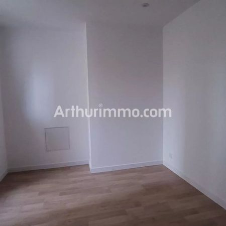 Location Appartement 2 pièces 54 m2 à Lons-le-Saunier - Photo 3