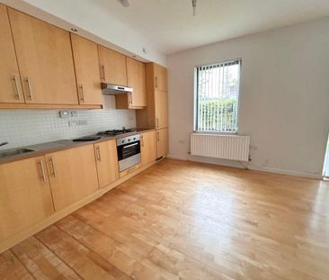 2 bed apartment to rent in NE10 - Photo 3