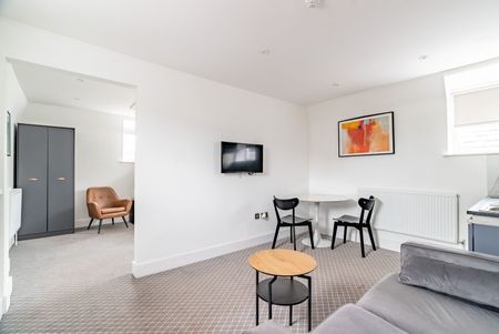 Flat to rent, Available part-furnished now - Photo 5