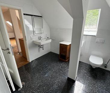 "Neuer Wohnkomfort in historischer Villa!" - Photo 6