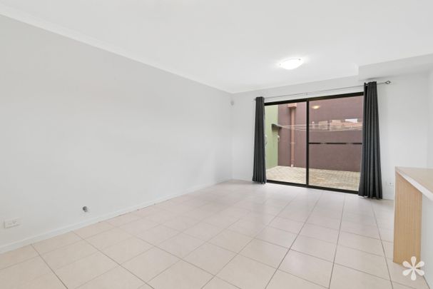 15b Leeder Street - Photo 1