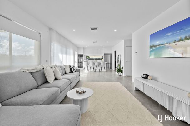 138 Lionel Rose Street, Strathnairn ACT, Belconnen - Photo 1