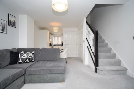 Beecham Square, Castleford - Photo 3