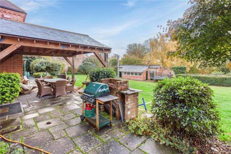 5 bedroom detached house to rent - Photo 5