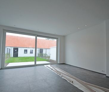 Instapklare, ongemeubelde woning gelegen in het gegeerde Duinenwater - Foto 1