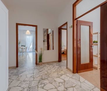 Via Cesare Cremonino, Padova, Veneto 35124 - Photo 2