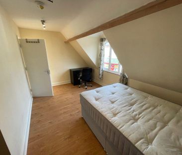 4 bedroom terraced house to rent - Photo 3