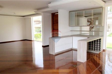 Casa de Alto Padrão para Locação com 4 suítes, 620m² no Residencial Alphaville Cinco 05 - Foto 3