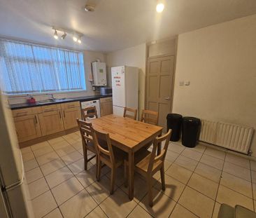 3 bedroom terraced house to rent - Photo 6