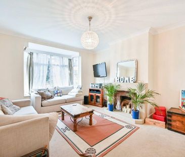 4 bedroom semi-detached house to rent - Photo 2