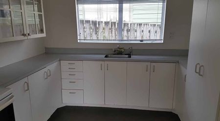 Comfortable home with nice outlook - Photo 5