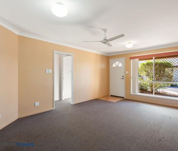 2 bedroom in quiet complex- ideal for retirees! - Photo 3