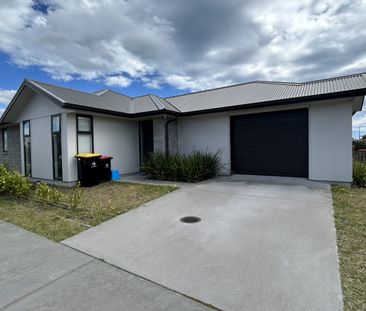 Stunning 3-Bedroom Home for Rent in Papamoa - Papamoa - Photo 2