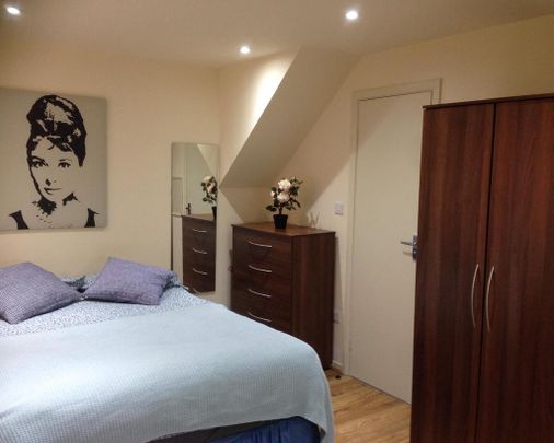Studio to rent - Photo 1