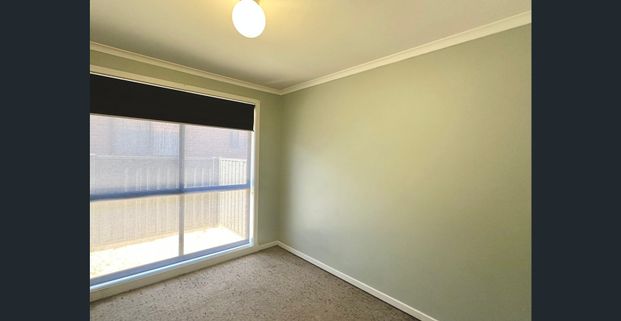 Two Bedroom Unit In Prime Location! - Photo 1