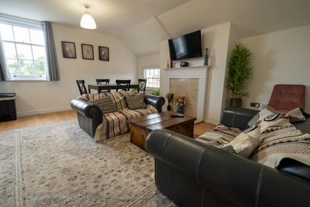 2 bedroom flat to rent - Photo 2