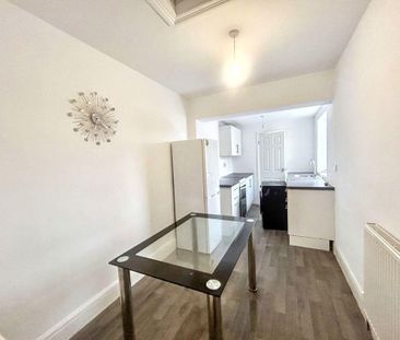 2 bed upper flat to rent in NE24 - Photo 2